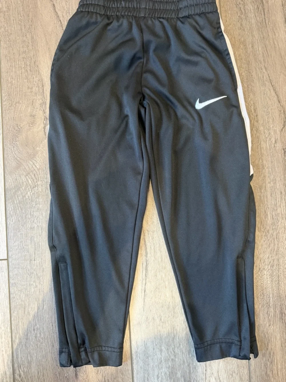 Nike Neon Yellow Long Sleeve Top with Black Pants Set (5) - Picture 6 of 9